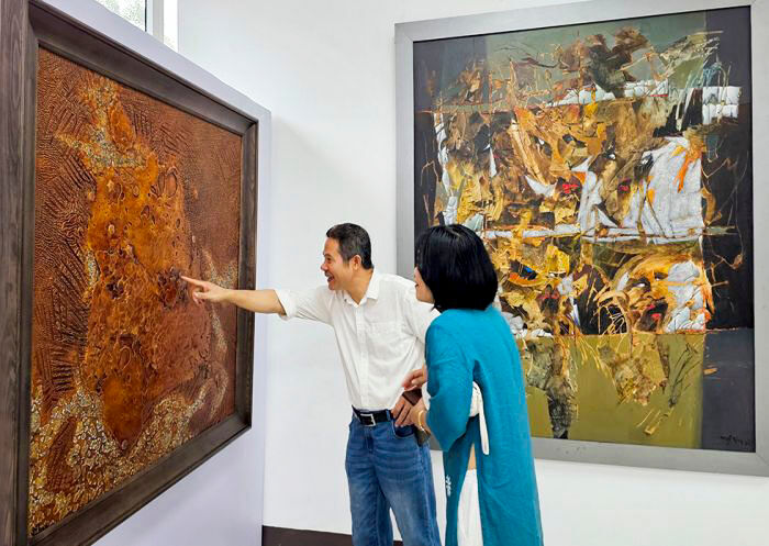 Learn the stories behind Hue’s gallery masterpieces